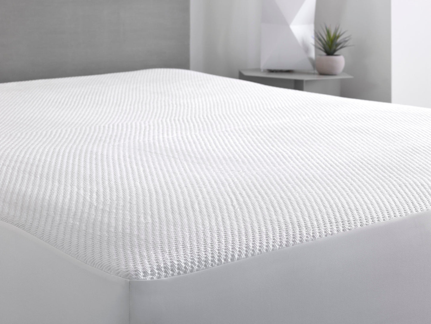 Sleeptone Smartguard Premium Mattress Protector with Icetone